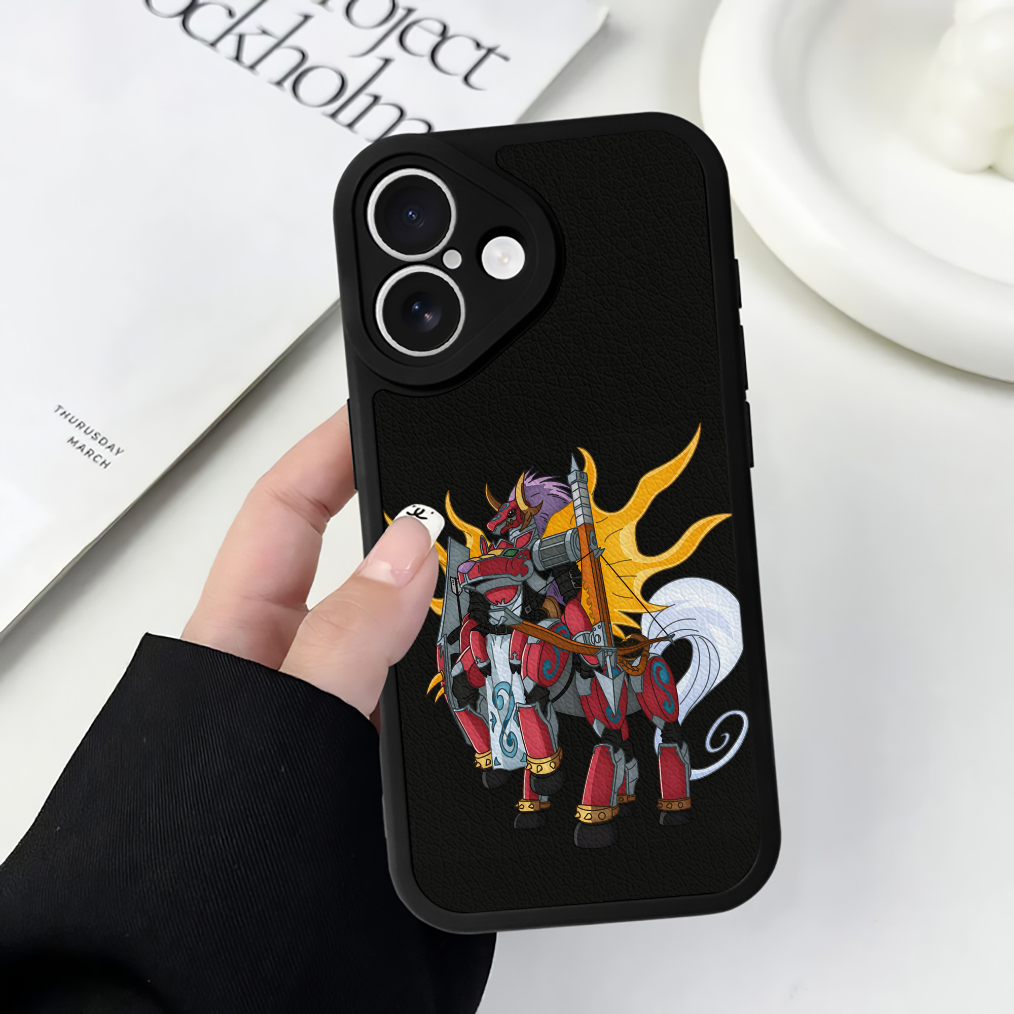 （画像用） Digimon デジタルモンスター/デジモン 【iPhone 16シリーズ対応】シリコンスマホケース（レザー調） 材質：シリコン